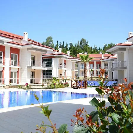 Διαμέρισμα Rose Garden Calis *