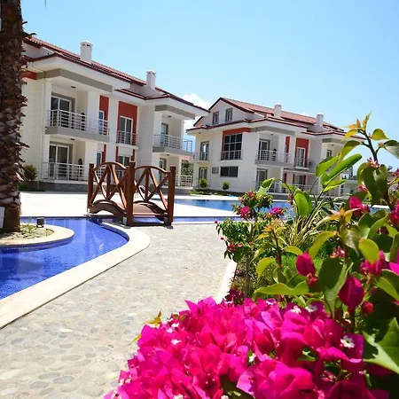 Διαμέρισμα Rose Garden Calis